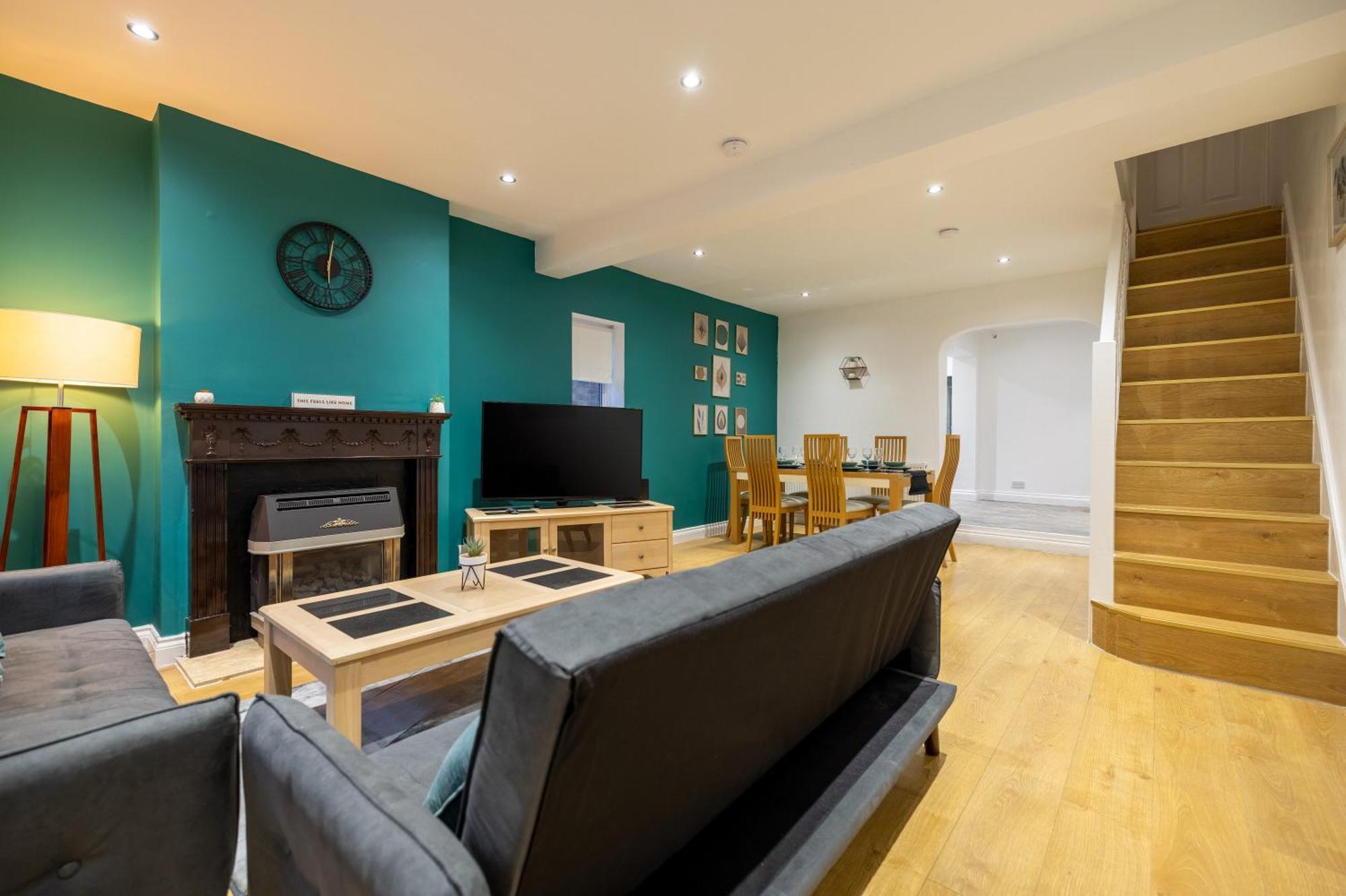 5- Spacious Bedroom Orchard Haven Villa *