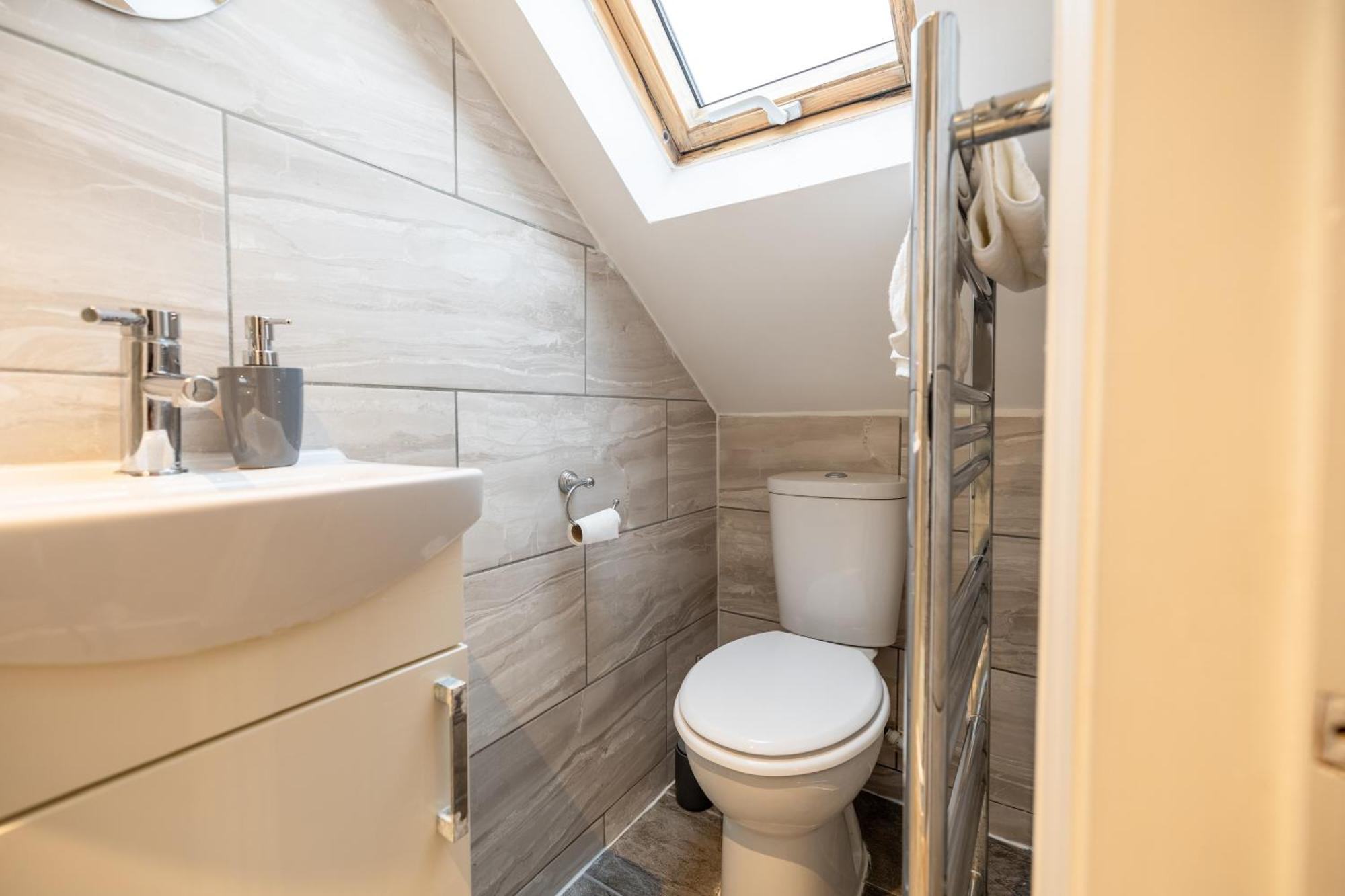 5- Spacious Bedroom Orchard Haven Villa Cambridge (Cambridgeshire)